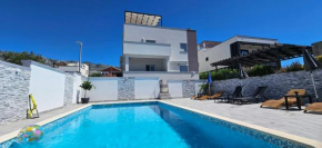 Villa Silver